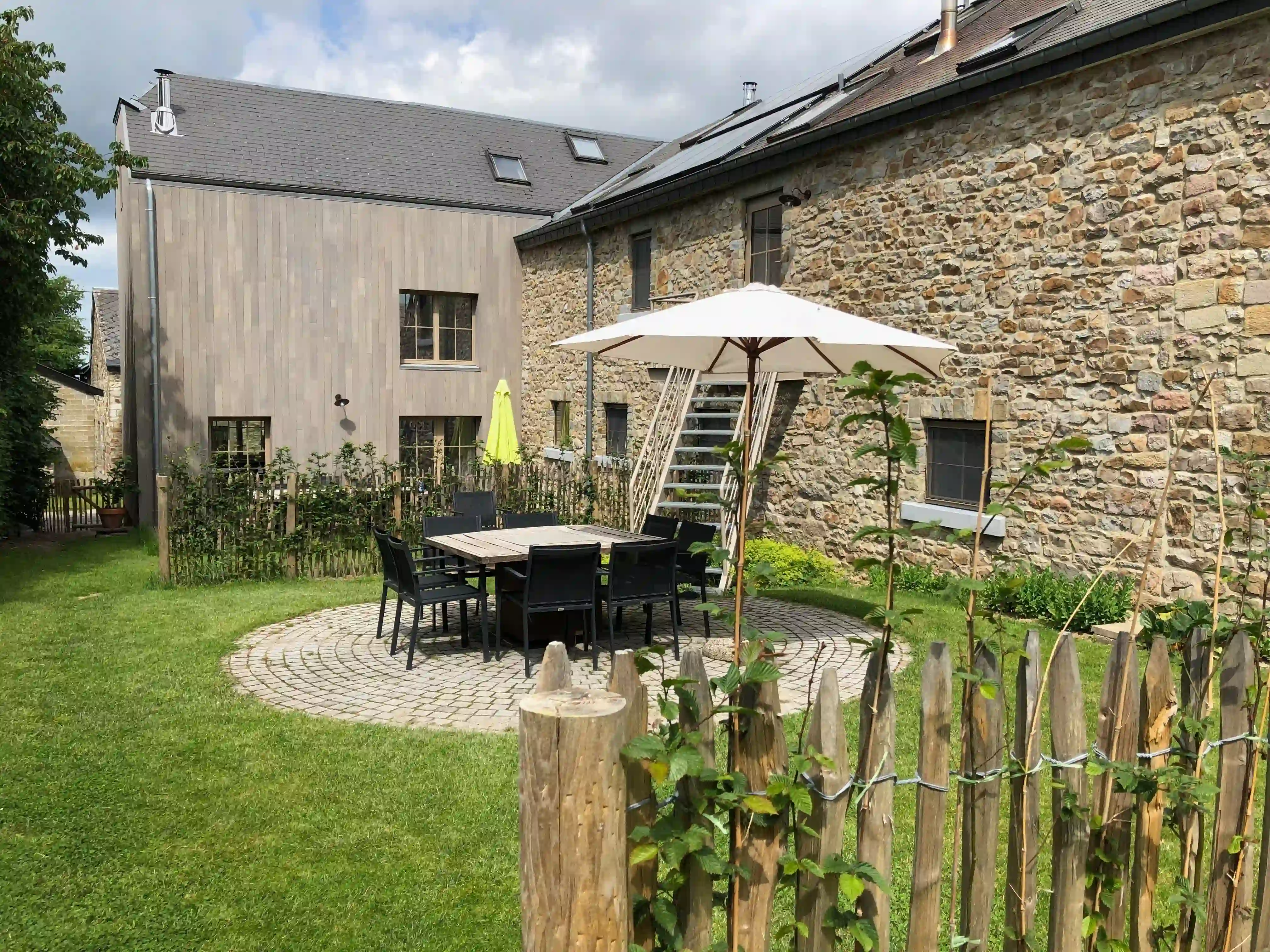 Terras van woning La Grange